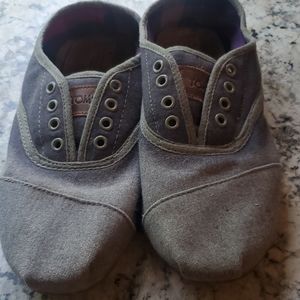 Tom's womens 9.5 pre owned